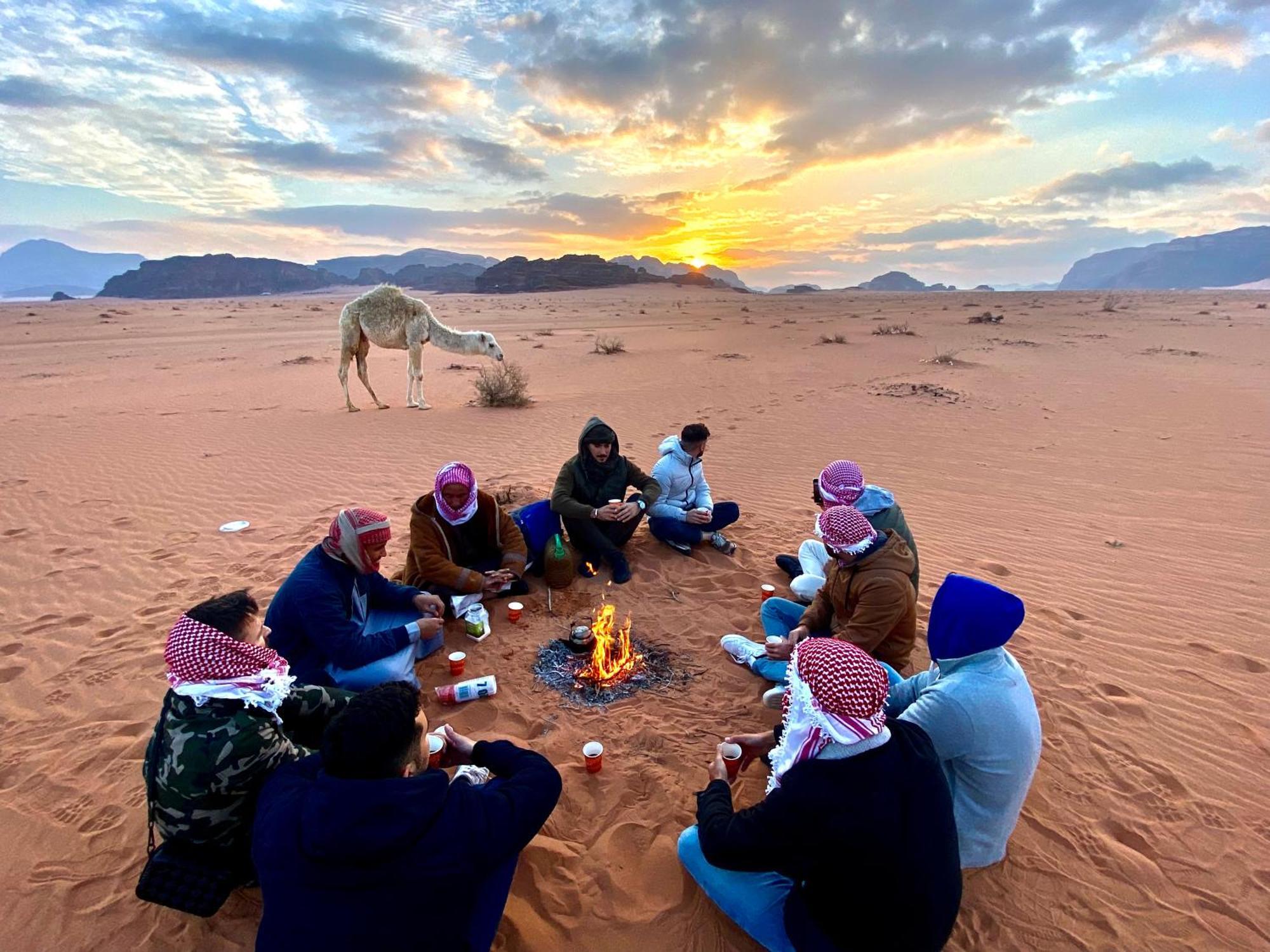 Rum Four Mountain Luxury Camp วาดิรัม ภายนอก รูปภาพ