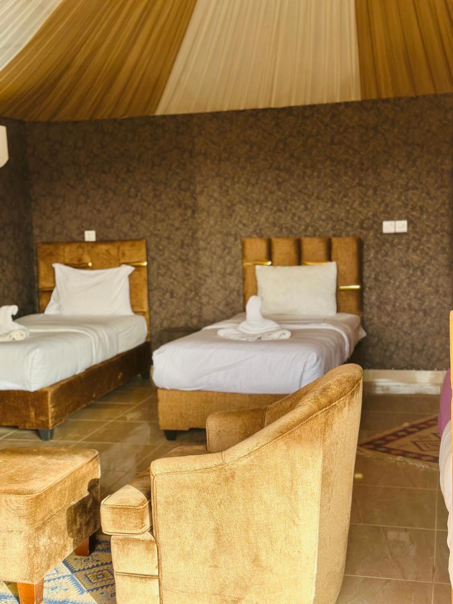 Rum Four Mountain Luxury Camp วาดิรัม ภายนอก รูปภาพ