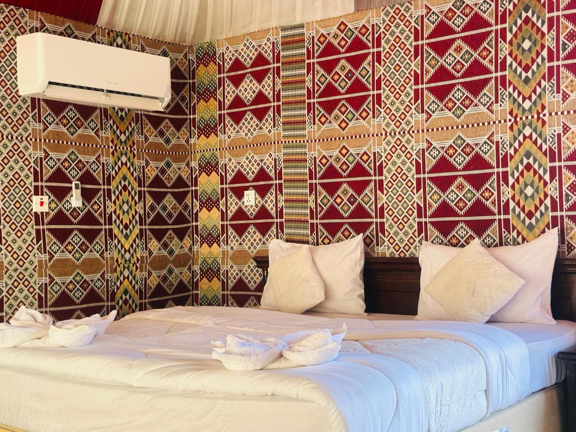 Rum Four Mountain Luxury Camp วาดิรัม ภายนอก รูปภาพ