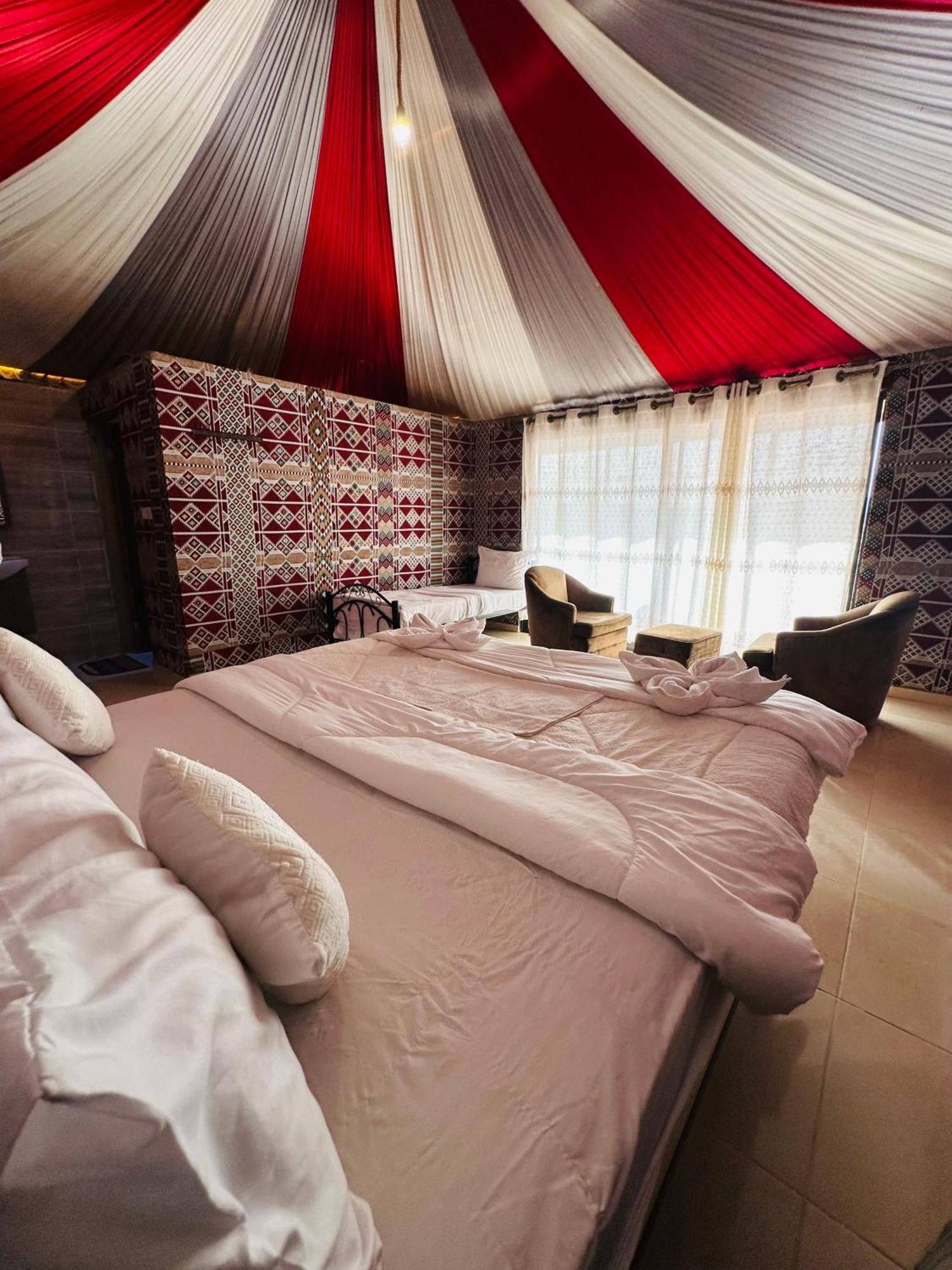 Rum Four Mountain Luxury Camp วาดิรัม ภายนอก รูปภาพ